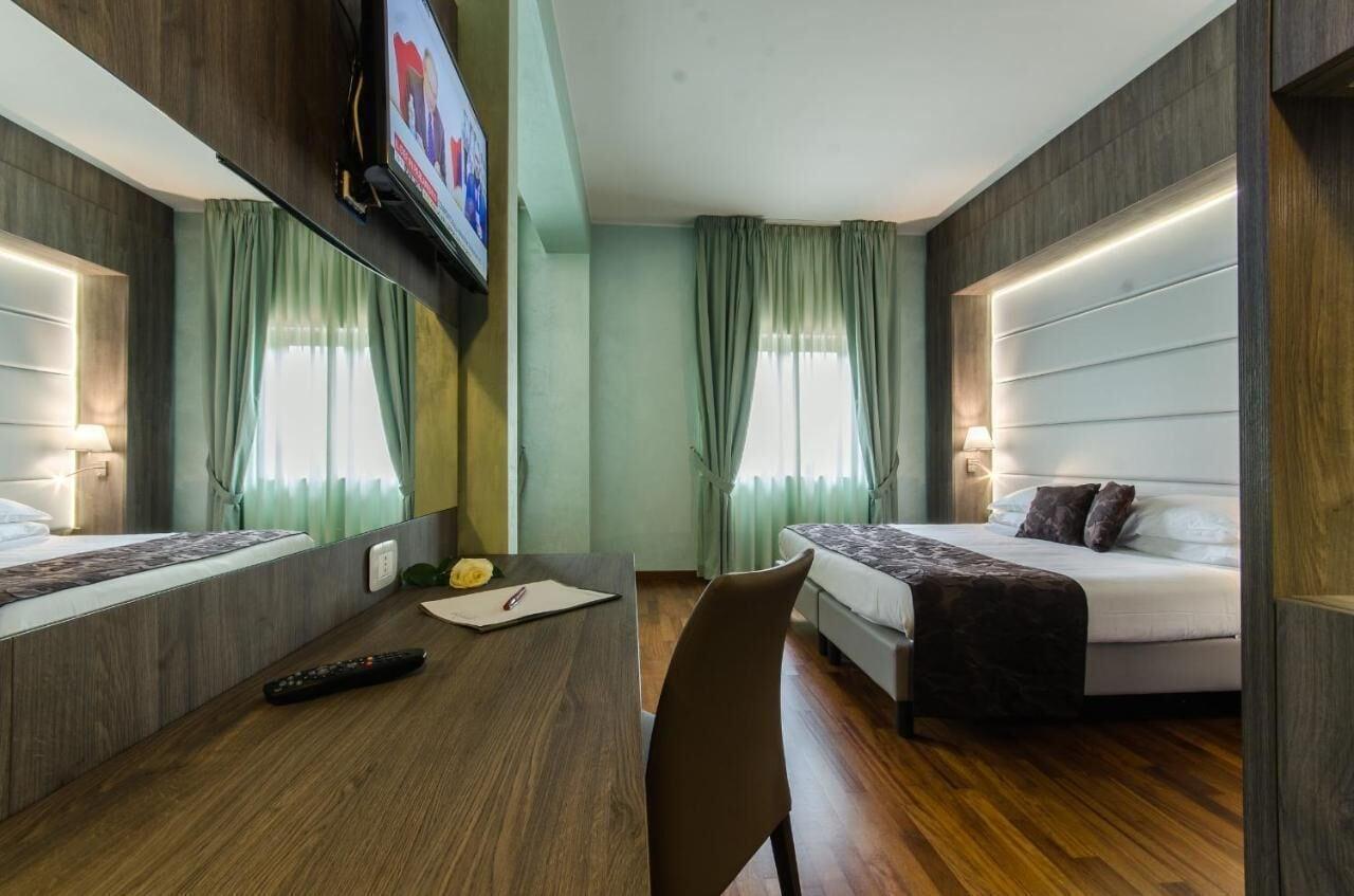Hotel Santacroce Meeting スルモナ エクステリア 写真