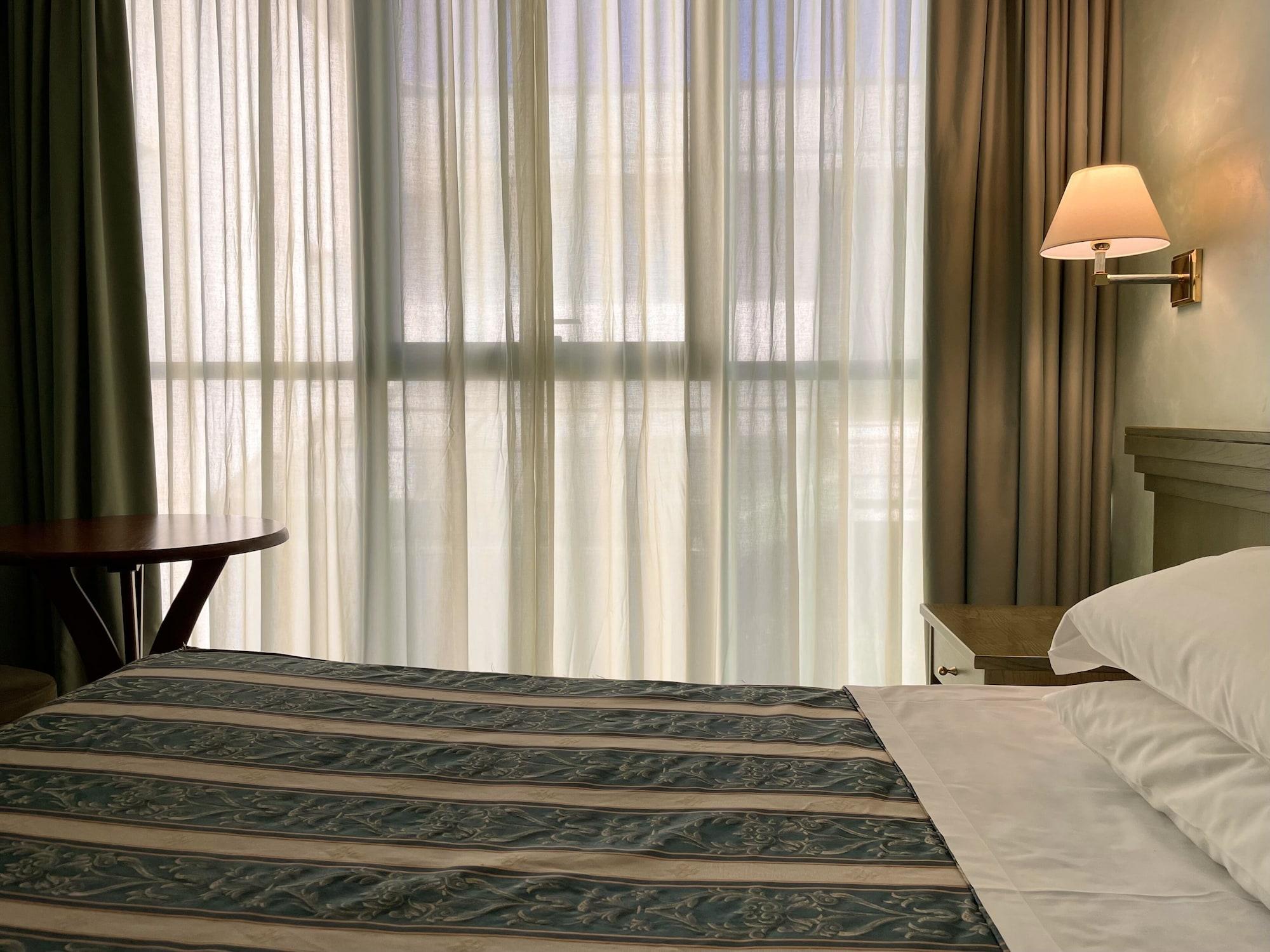 Hotel Santacroce Meeting スルモナ エクステリア 写真