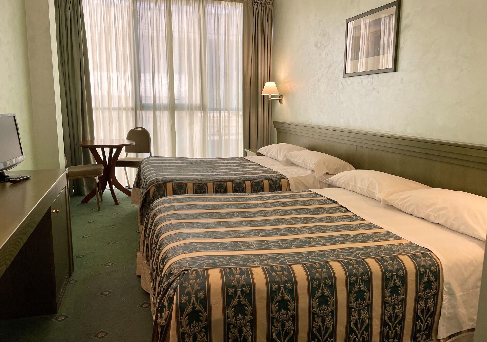 Hotel Santacroce Meeting スルモナ エクステリア 写真
