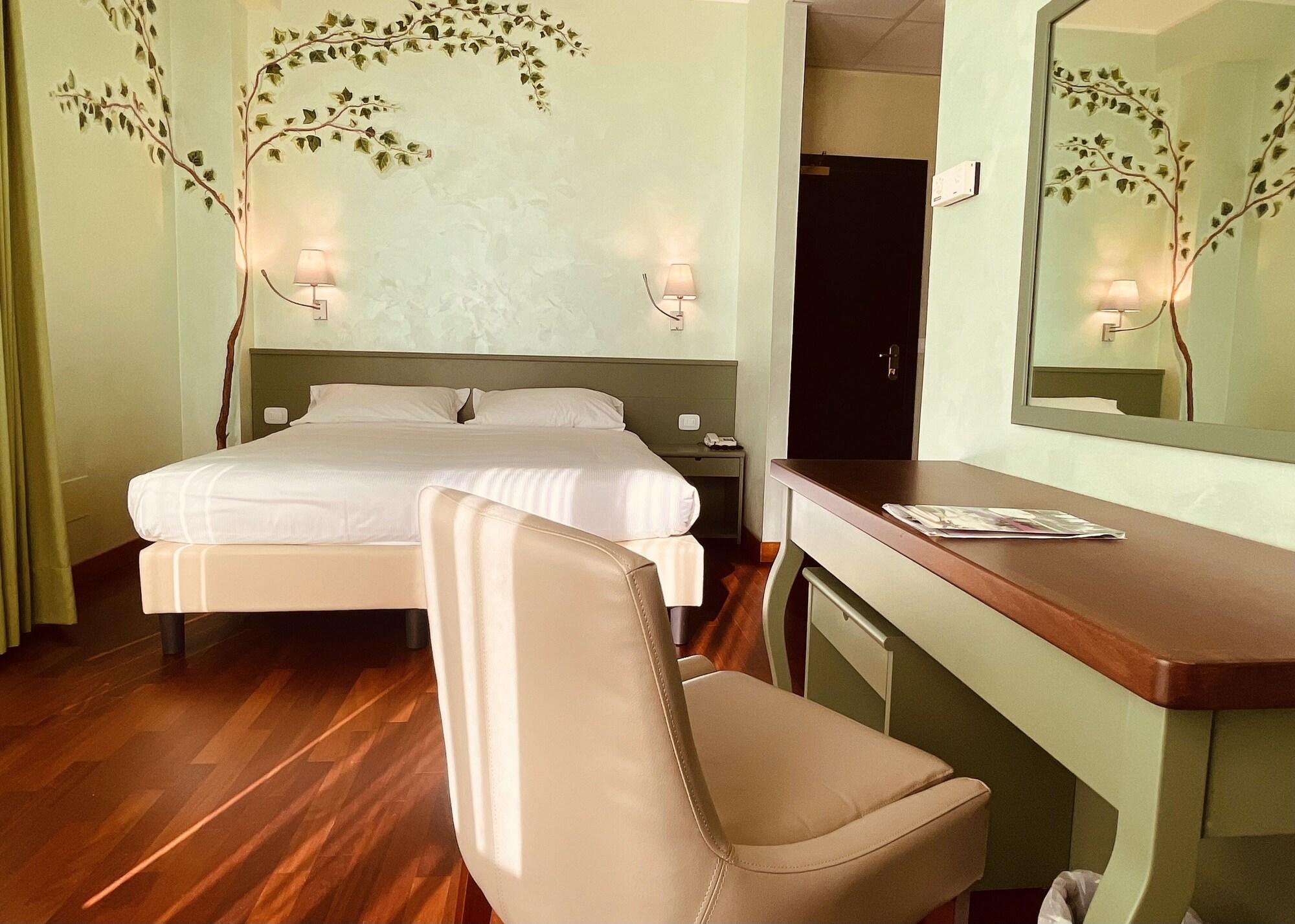 Hotel Santacroce Meeting スルモナ エクステリア 写真
