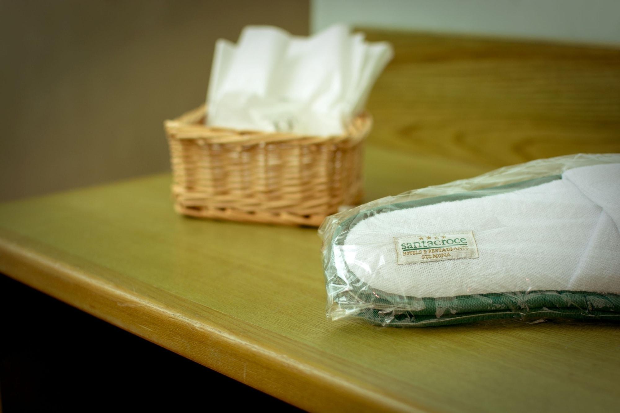 Hotel Santacroce Meeting スルモナ エクステリア 写真