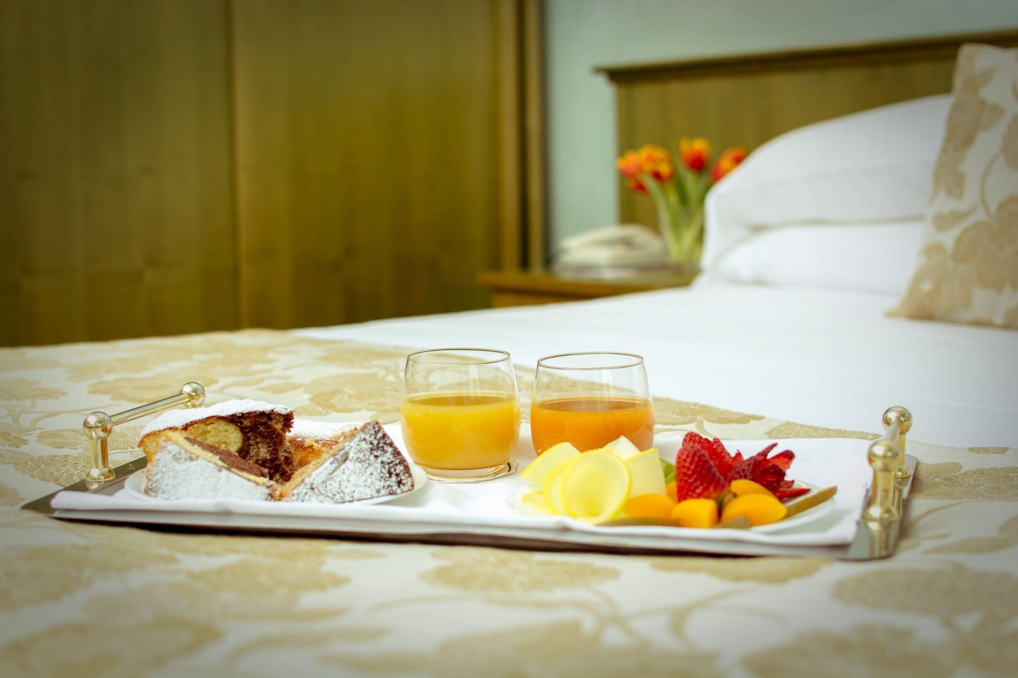 Hotel Santacroce Meeting スルモナ エクステリア 写真