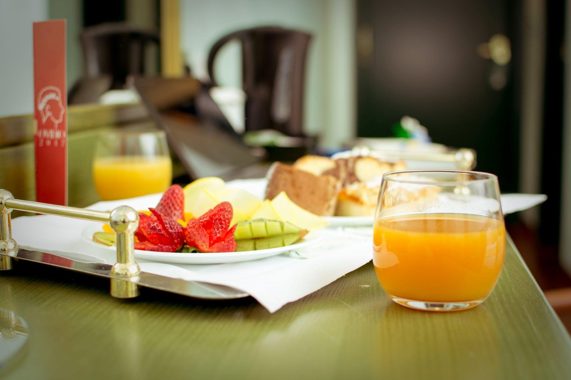 Hotel Santacroce Meeting スルモナ エクステリア 写真