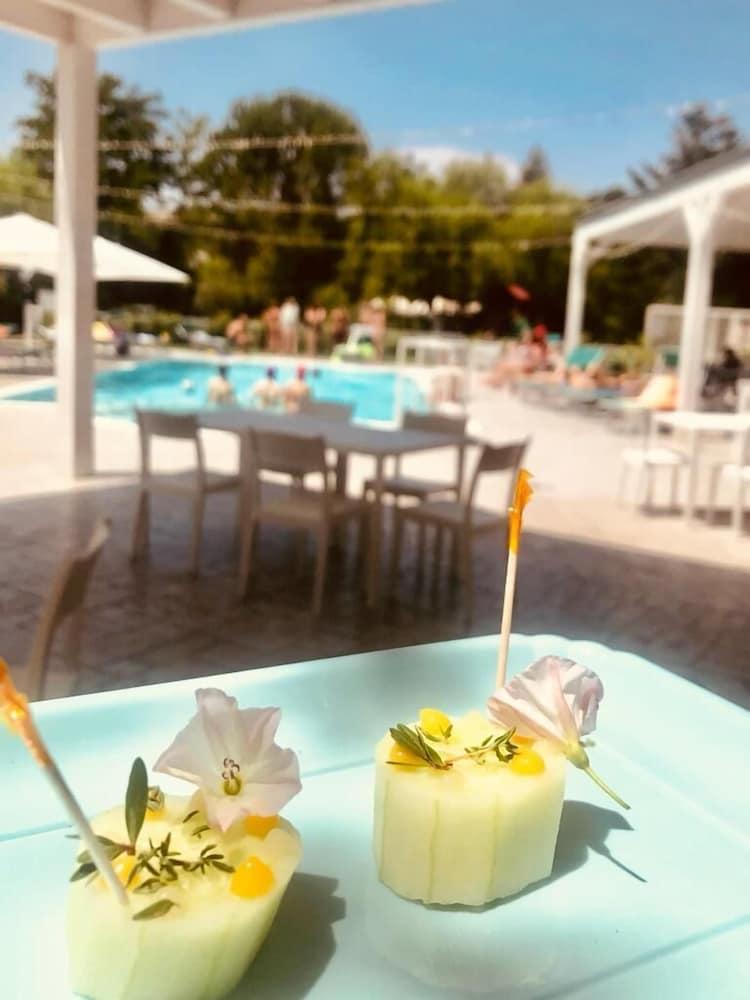 Hotel Santacroce Meeting スルモナ エクステリア 写真