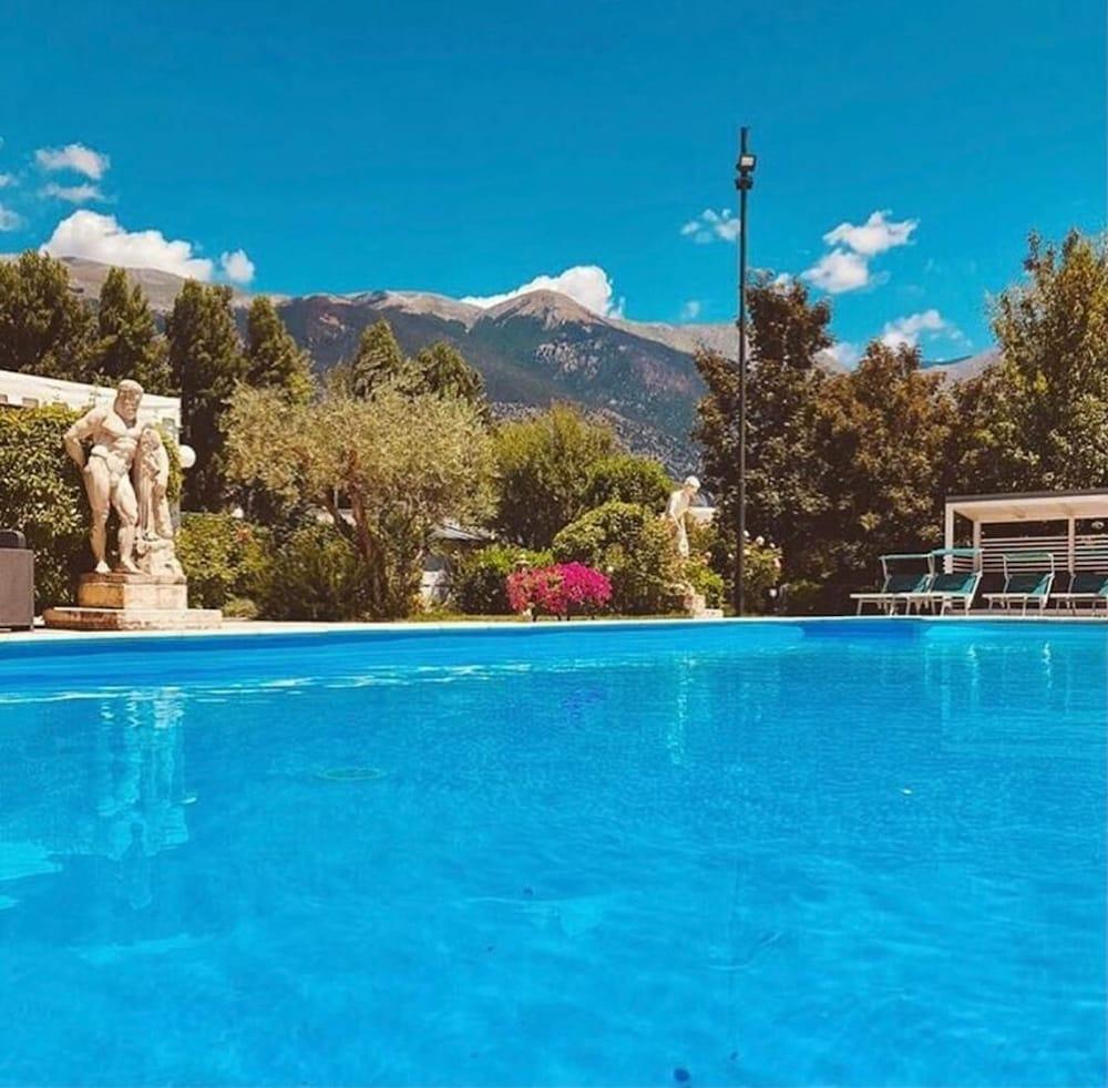 Hotel Santacroce Meeting スルモナ エクステリア 写真