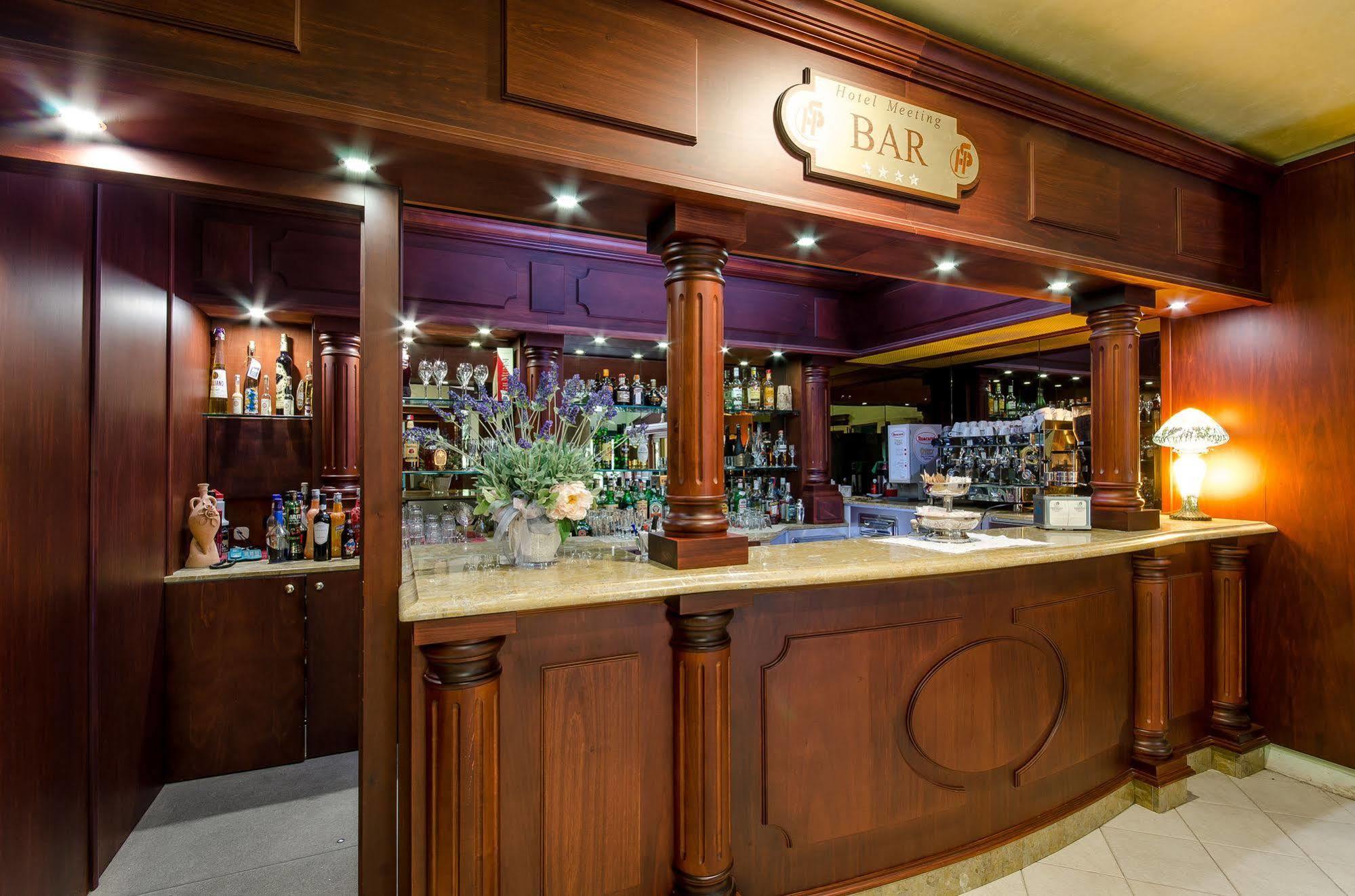 Hotel Santacroce Meeting スルモナ エクステリア 写真